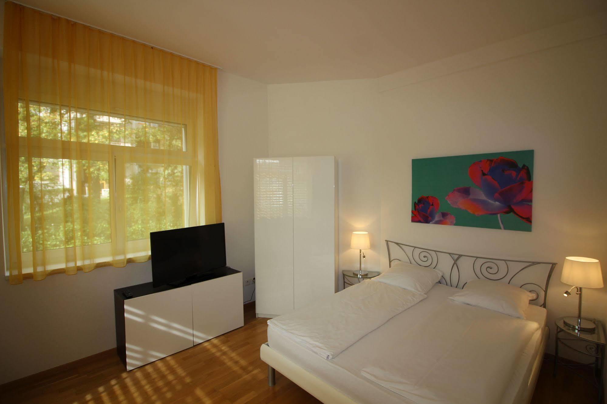 Swiss Star Oerlikon Inn Zürich Exteriör bild