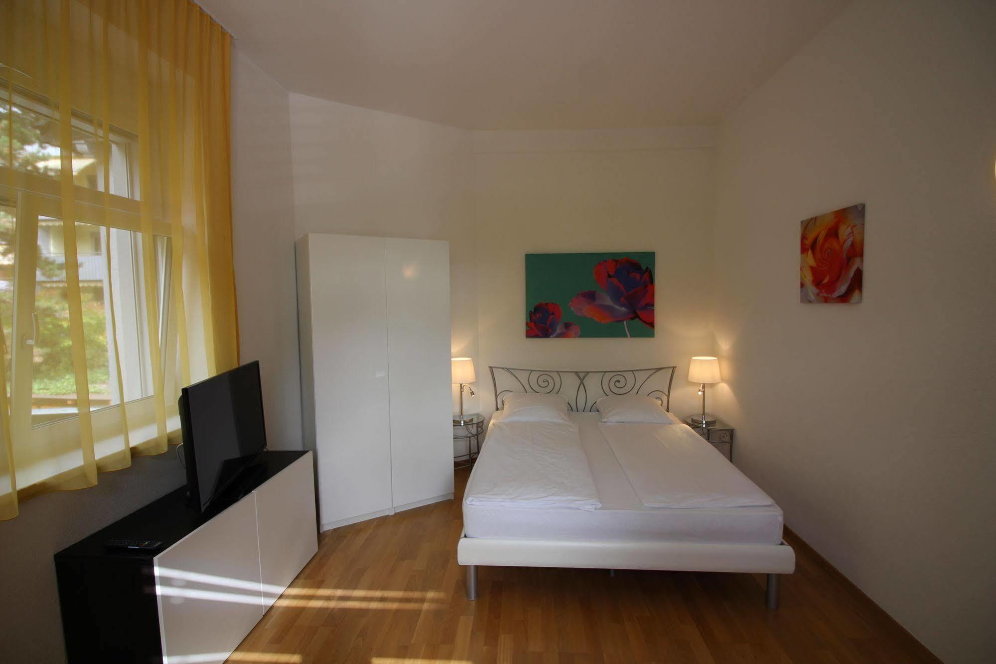 Swiss Star Oerlikon Inn Zürich Exteriör bild